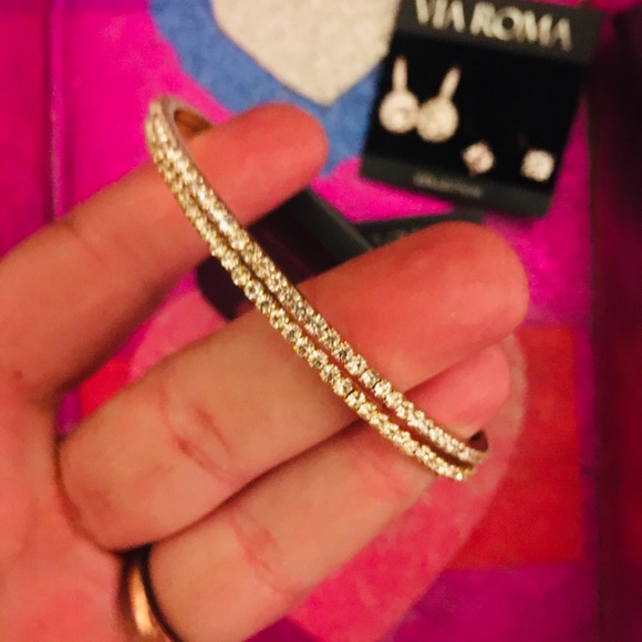 VIA ROMA Earring Set - Picture 2 of 14